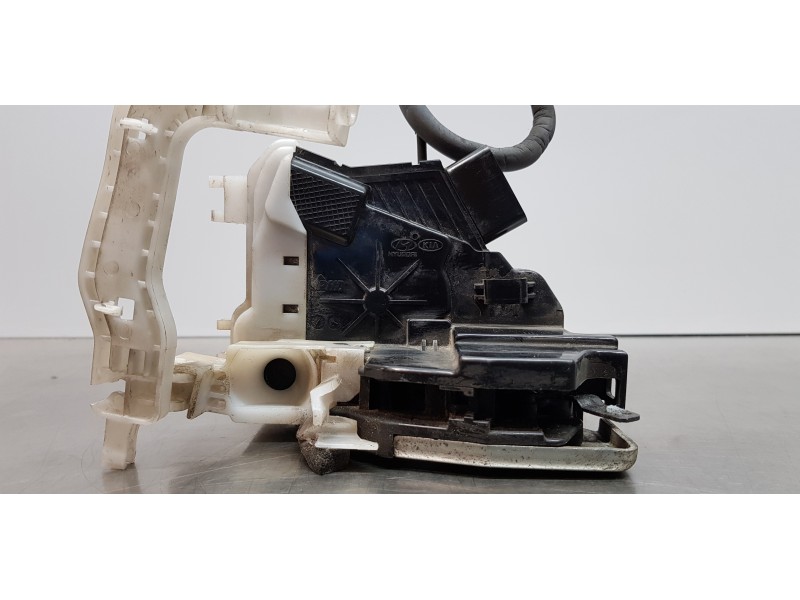 Recambio de cerradura puerta delantera derecha para kia carens ( ) concept referencia OEM IAM 81320A4010  
