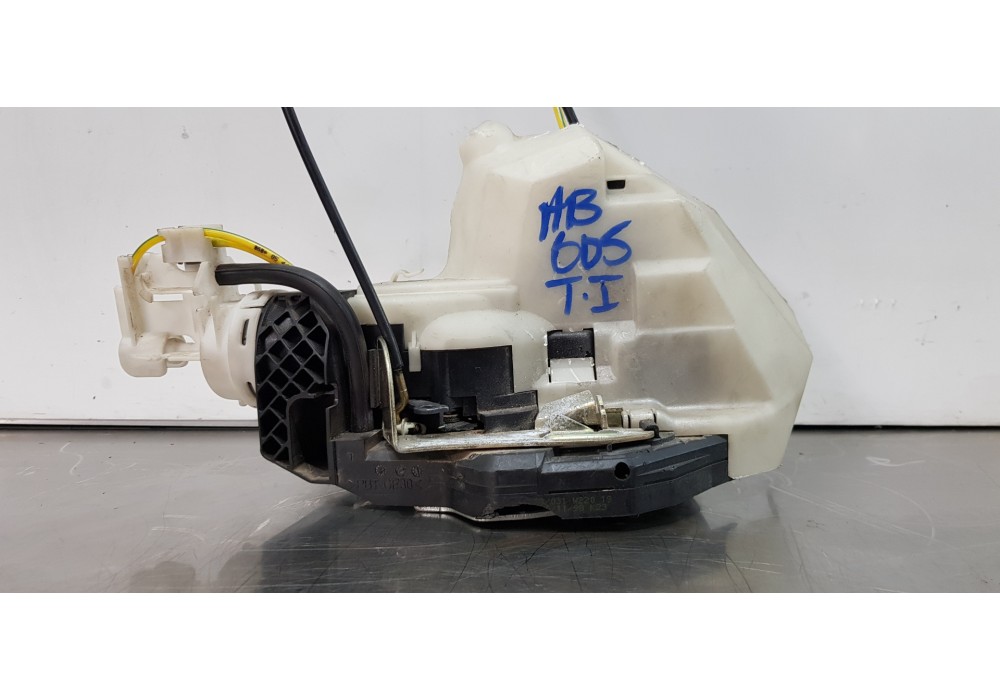 Recambio de cerradura puerta trasera izquierda para mercedes clase s (w220) berlina 500 (220.075) referencia OEM IAM 2207300135  Recambio de cerradura puerta trasera izquierda para mercedes clase s (w220) berlina 500 (220.075) referencia OEM IAM 2207300135