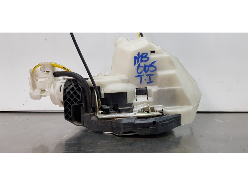 Recambio de cerradura puerta trasera izquierda para mercedes clase s (w220) berlina 500 (220.075) referencia OEM IAM 2207300135  Recambio de cerradura puerta trasera izquierda para mercedes clase s (w220) berlina 500 (220.075) referencia OEM IAM 2207300135