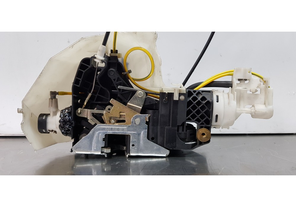 Recambio de cerradura puerta trasera izquierda para mercedes clase s (w220) berlina 500 (220.075) referencia OEM IAM 2207300135  Recambio de cerradura puerta trasera izquierda para mercedes clase s (w220) berlina 500 (220.075) referencia OEM IAM 2207300135