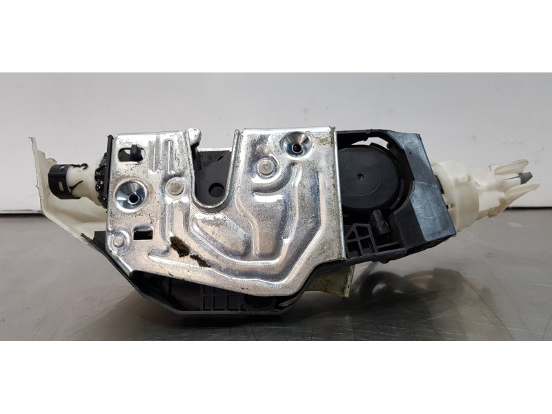 Recambio de cerradura puerta trasera izquierda para mercedes clase s (w220) berlina 500 (220.075) referencia OEM IAM 2207300135  Recambio de cerradura puerta trasera izquierda para mercedes clase s (w220) berlina 500 (220.075) referencia OEM IAM 2207300135