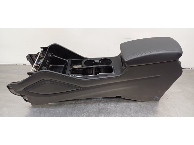 Recambio de apoyabrazos central para hyundai tucson style 4wd referencia OEM IAM 84660D7000TRY 84610D7000TRY 