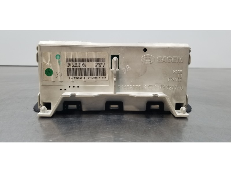 Recambio de pantalla multifuncion para peugeot 206 berlina xr referencia OEM IAM 9641013977  