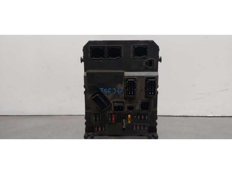 Recambio de caja reles / fusibles para citroen c3 1.4 hdi 16v exclusive referencia OEM IAM 658076   Recambio de caja reles / fusibles para citroen c3 1.4 hdi 16v exclusive referencia OEM IAM 658076
