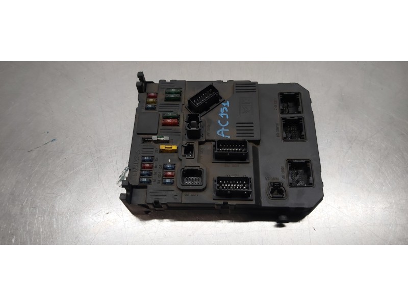 Recambio de caja reles / fusibles para citroen c3 1.4 hdi 16v exclusive referencia OEM IAM 658076   Recambio de caja reles / fusibles para citroen c3 1.4 hdi 16v exclusive referencia OEM IAM 658076