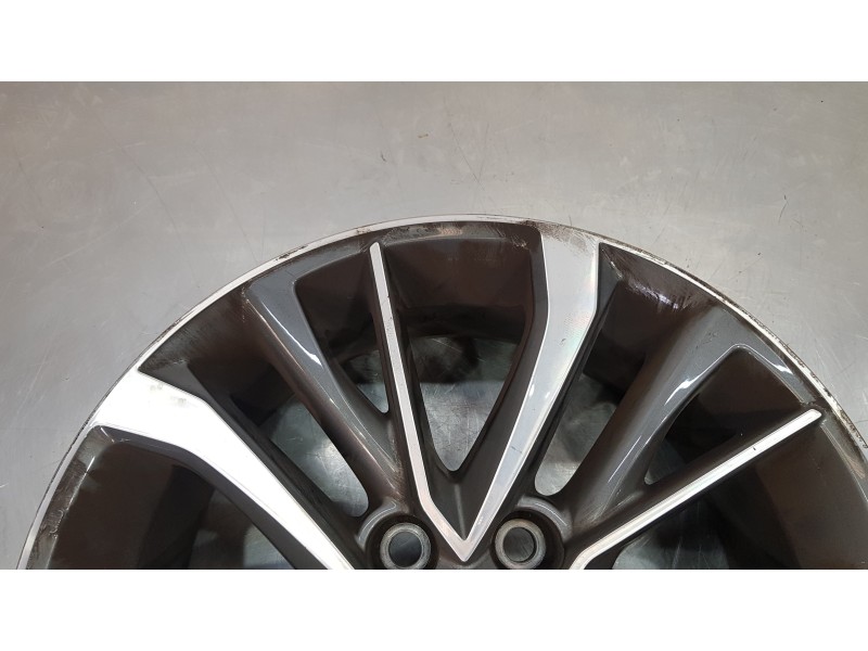 Recambio de llanta para toyota verso advance referencia OEM IAM 426110F190   Recambio de llanta para toyota verso advance referencia OEM IAM 426110F190