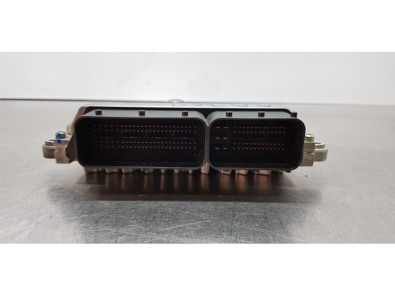 Recambio de centralita motor uce para volvo v50 familiar 2.4 kinetic referencia OEM IAM 30650677 P30650677  Recambio de centralita motor uce para volvo v50 familiar 2.4 kinetic referencia OEM IAM 30650677 P30650677