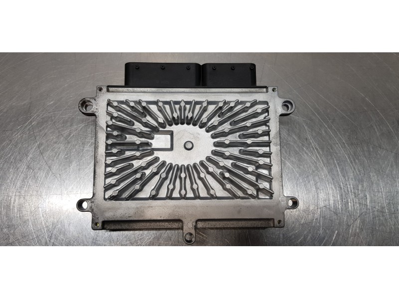 Recambio de centralita motor uce para volvo v50 familiar 2.4 kinetic referencia OEM IAM 30650677 P30650677  Recambio de centralita motor uce para volvo v50 familiar 2.4 kinetic referencia OEM IAM 30650677 P30650677