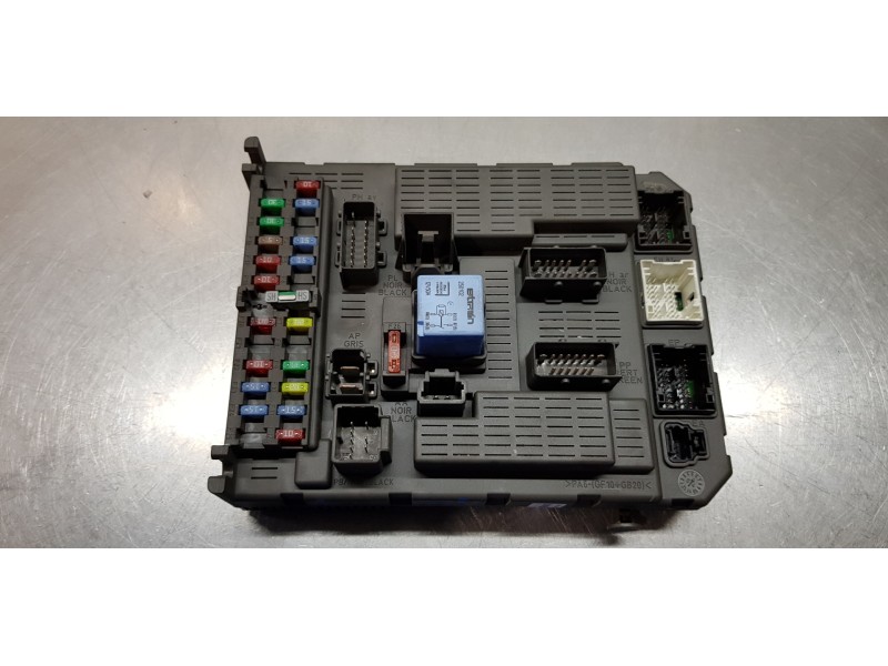 Recambio de caja reles / fusibles para citroen c8 2.0 16v sx referencia OEM IAM 1499704080  