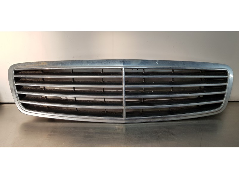 Recambio de rejilla delantera para mercedes clase s (w220) berlina 500 (220.075) referencia OEM IAM A2208800383  