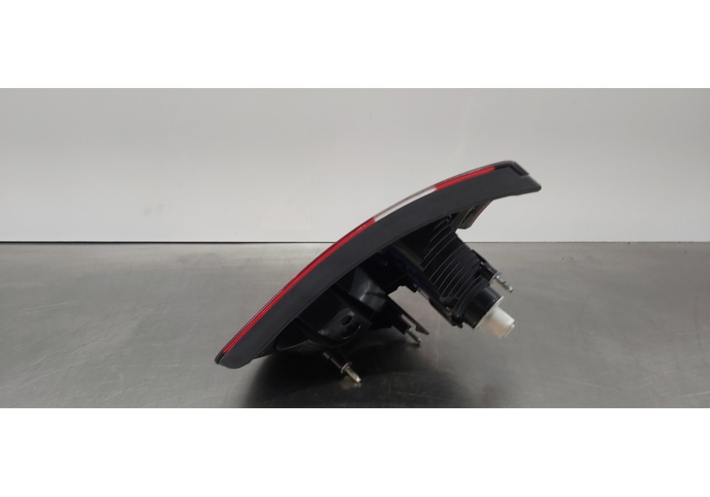 Recambio de piloto trasero derecho interior para citroen c4 picasso 2.0 hdi fap referencia OEM IAM 6351LR  