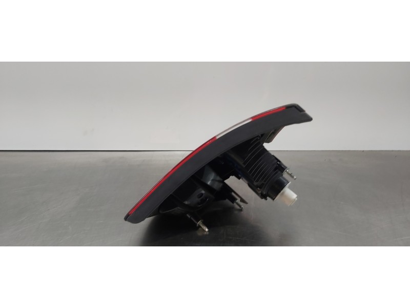 Recambio de piloto trasero derecho interior para citroen c4 picasso 2.0 hdi fap referencia OEM IAM 6351LR  