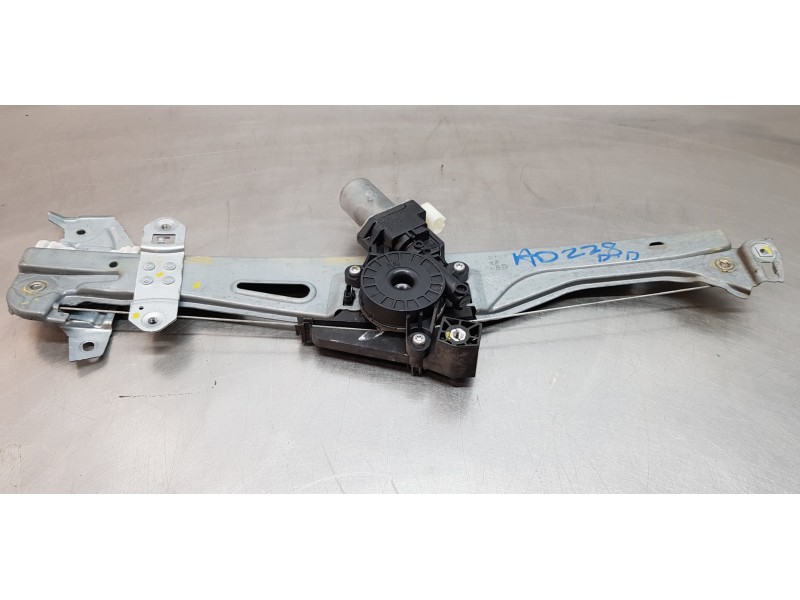 Recambio de elevalunas delantero derecho para suzuki sx4 glx referencia OEM IAM 8340161M11 8343061M00 