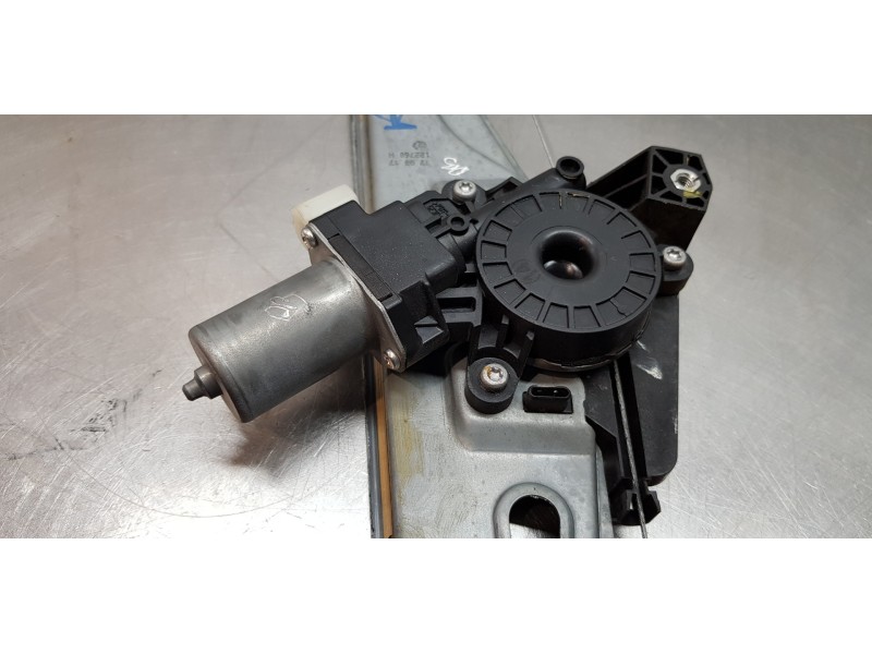 Recambio de elevalunas delantero derecho para suzuki sx4 glx referencia OEM IAM 8340161M11 8343061M00 