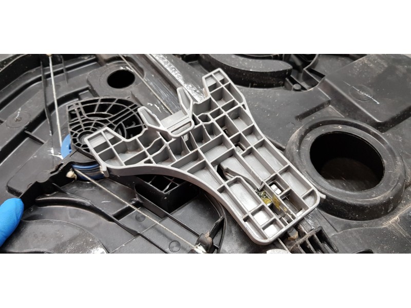 Recambio de elevalunas trasero derecho para hyundai tucson style 4wd referencia OEM IAM 83481D7000 83480D7600 