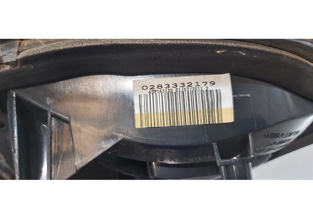 Recambio de piloto trasero derecho interior para citroen c4 picasso 2.0 hdi fap referencia OEM IAM 6351LR  