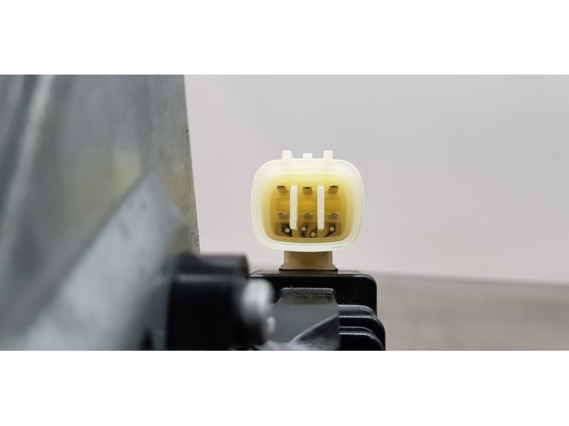 Recambio de elevalunas delantero izquierdo para suzuki sx4 glx referencia OEM IAM 8340261M11 8346061M10 