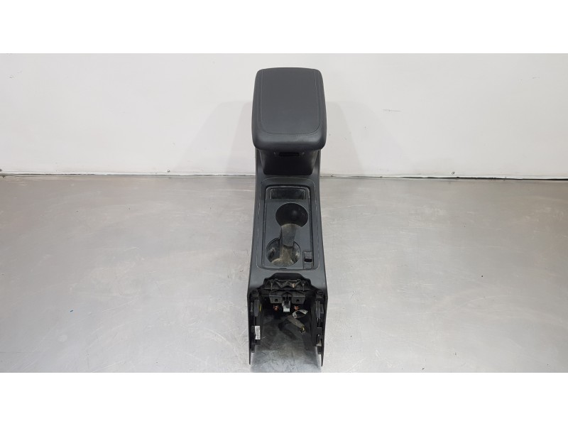 Recambio de apoyabrazos central para chevrolet captiva 2.2 vcdi lt 2wd referencia OEM IAM 95319046   Recambio de apoyabrazos central para chevrolet captiva 2.2 vcdi lt 2wd referencia OEM IAM 95319046