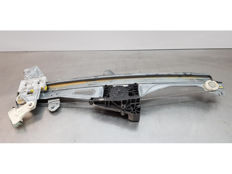 Recambio de elevalunas delantero izquierdo para suzuki sx4 glx referencia OEM IAM 8340261M11 8346061M10 