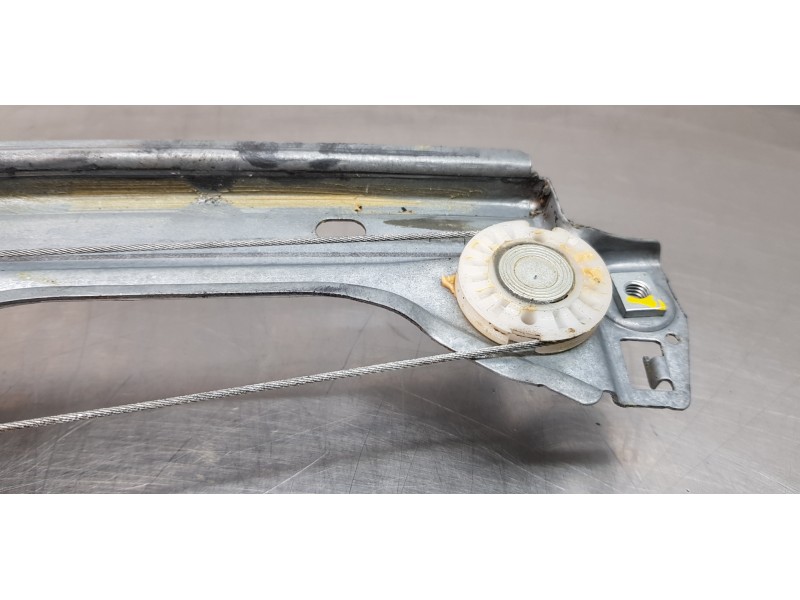 Recambio de elevalunas delantero izquierdo para suzuki sx4 glx referencia OEM IAM 8340261M11 8346061M10 