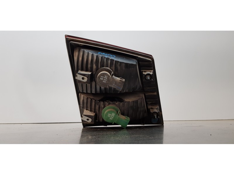 Recambio de piloto trasero derecho interior para dodge journey se referencia OEM IAM 04806368AB   Recambio de piloto trasero derecho interior para dodge journey se referencia OEM IAM 04806368AB