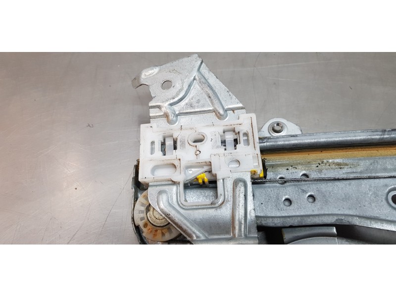 Recambio de elevalunas delantero izquierdo para suzuki sx4 glx referencia OEM IAM 8340261M11 8346061M10 