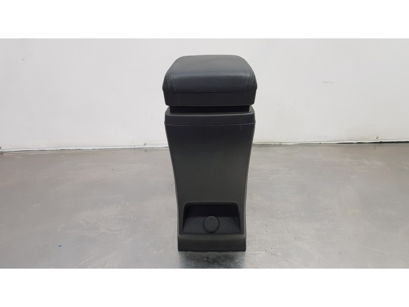 Recambio de apoyabrazos central para chevrolet captiva 2.2 vcdi lt 2wd referencia OEM IAM 95319046   Recambio de apoyabrazos central para chevrolet captiva 2.2 vcdi lt 2wd referencia OEM IAM 95319046