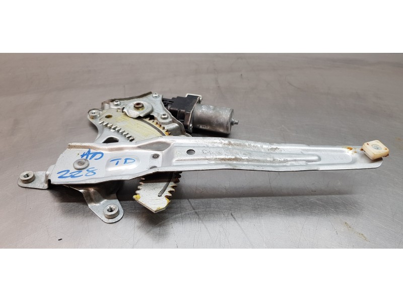 Recambio de elevalunas trasero derecho para suzuki sx4 glx referencia OEM IAM 8350161M00 8356061M00 