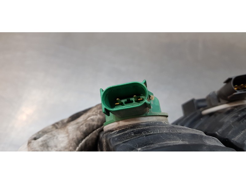 Recambio de piloto trasero derecho interior para dodge journey se referencia OEM IAM 04806368AB   Recambio de piloto trasero derecho interior para dodge journey se referencia OEM IAM 04806368AB