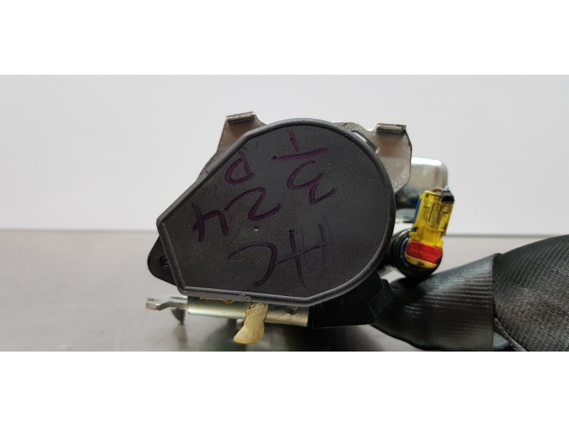 Recambio de cinturon seguridad trasero derecho para renault laguna coupe base referencia OEM IAM 888400017R   Recambio de cinturon seguridad trasero derecho para renault laguna coupe base referencia OEM IAM 888400017R