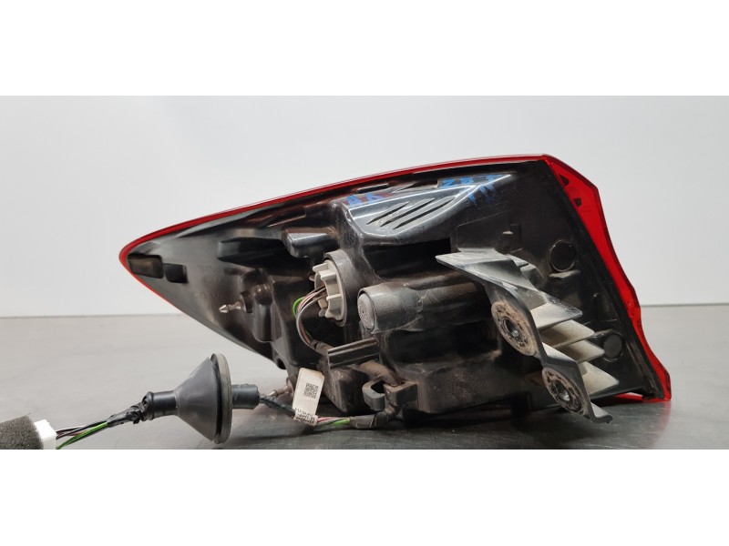 Recambio de piloto trasero derecho para kia ceed sportswagon tech referencia OEM IAM 92402J7150  