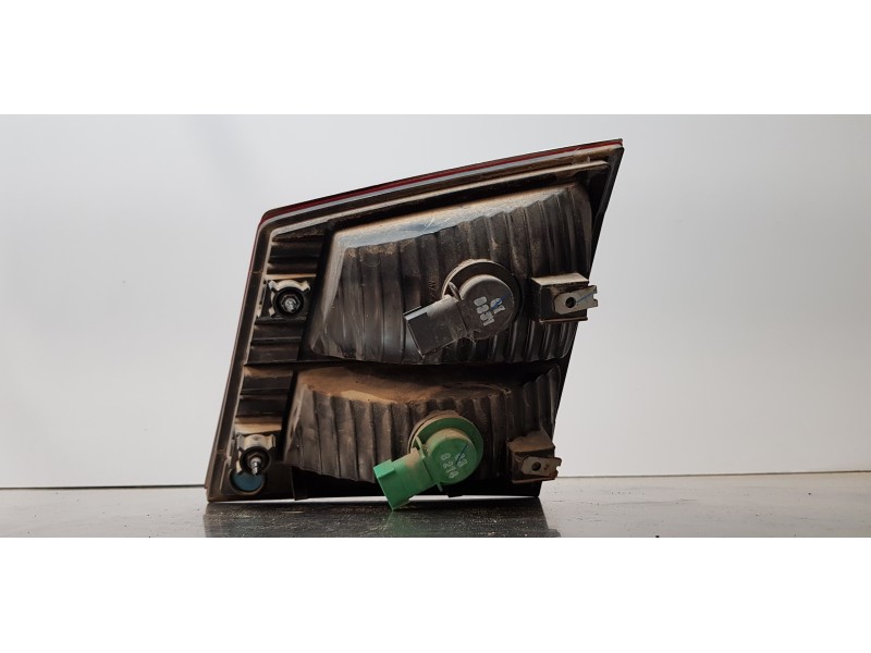 Recambio de piloto trasero izquierdo interior para dodge journey se referencia OEM IAM 04806369AB   Recambio de piloto trasero izquierdo interior para dodge journey se referencia OEM IAM 04806369AB