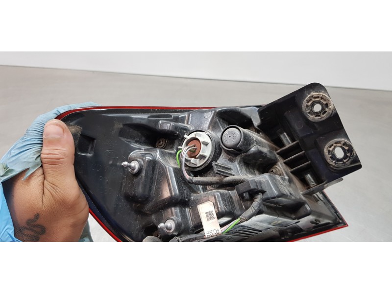 Recambio de piloto trasero derecho para kia ceed sportswagon tech referencia OEM IAM 92402J7150  