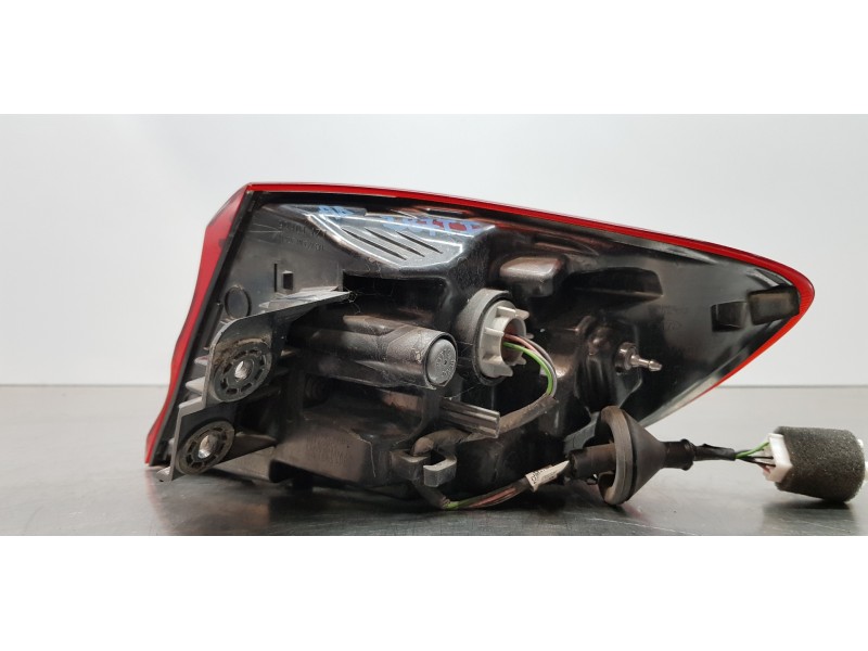 Recambio de piloto trasero izquierdo para kia ceed sportswagon tech referencia OEM IAM 92401J7150  