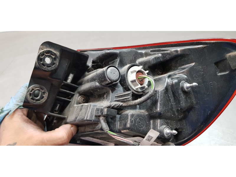 Recambio de piloto trasero izquierdo para kia ceed sportswagon tech referencia OEM IAM 92401J7150  
