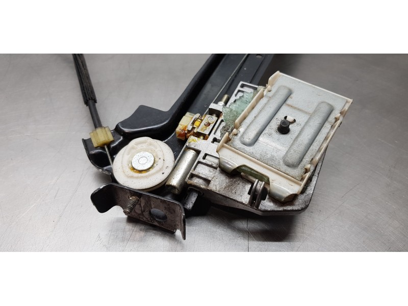 Recambio de elevalunas delantero izquierdo para renault laguna coupe base referencia OEM IAM 807010003R   Recambio de elevalunas delantero izquierdo para renault laguna coupe base referencia OEM IAM 807010003R