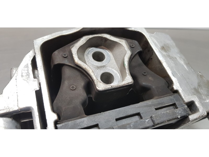 Recambio de soporte motor izquierdo para hyundai tucson hybrid referencia OEM IAM 21830N9560 21824N9500 