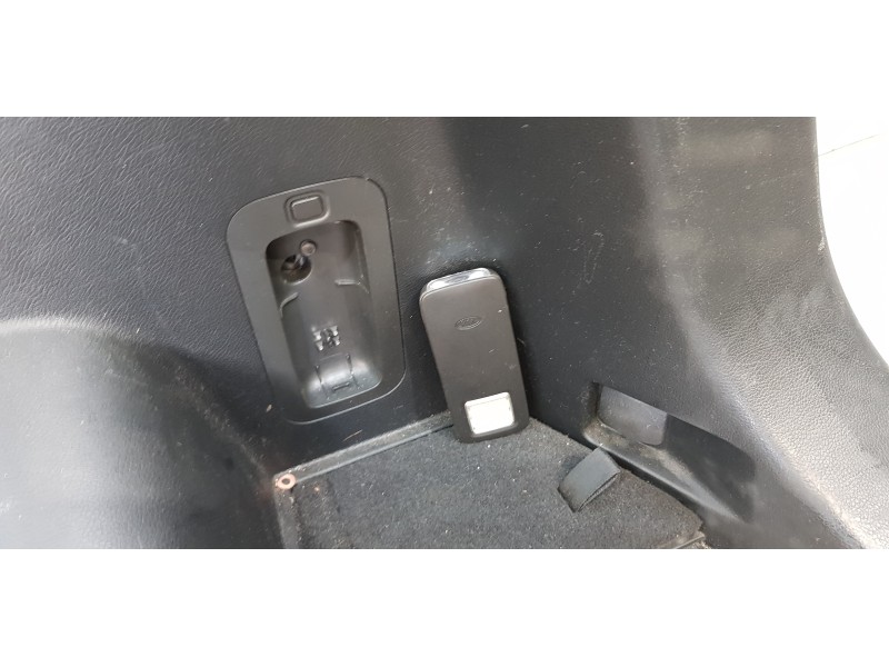 Recambio de guarnecido porton trasero para kia carens ( ) concept referencia OEM IAM 85740A4020WK  