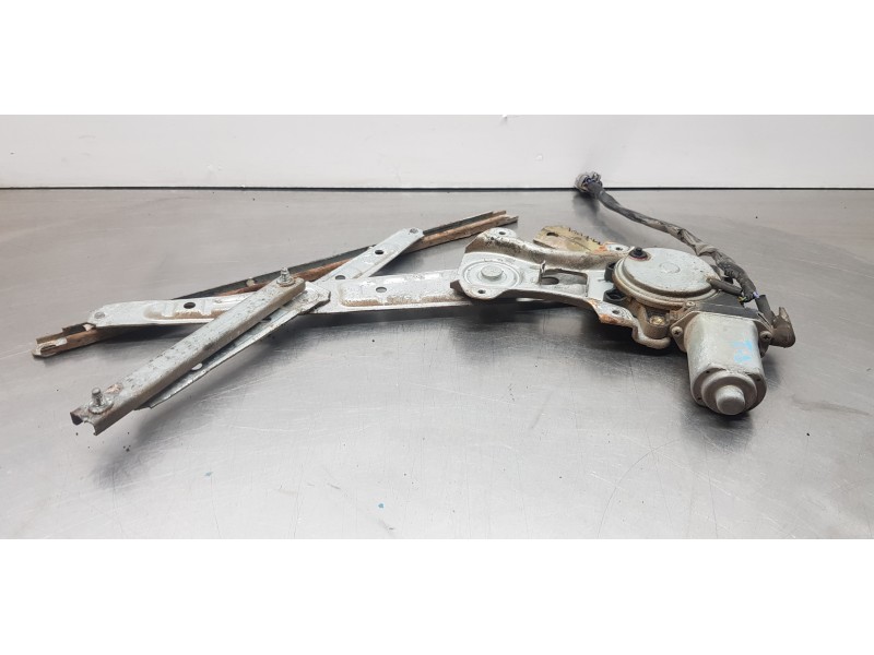 Recambio de elevalunas trasero derecho para infiniti fx fx45 referencia OEM IAM 82720CG000  