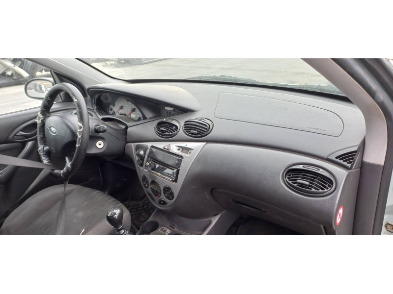 ford focus berlina (cak) del año 2004