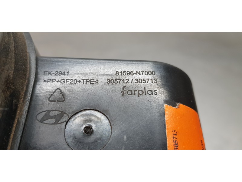 Recambio de tapa exterior combustible para hyundai tucson hybrid referencia OEM IAM 81595N7000 81596N7000 