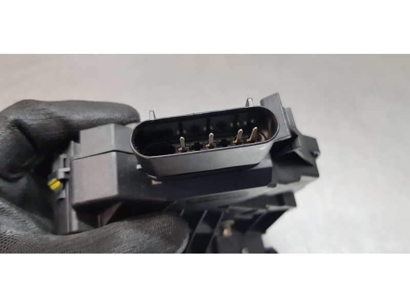 Recambio de cerradura puerta lateral izquierda para ford tourneo connect titanium referencia OEM IAM 2099461 BM5AA26413AF 