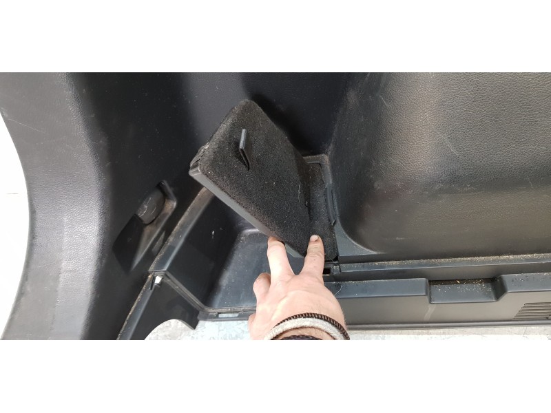 Recambio de guarnecido porton trasero para kia carens ( ) concept referencia OEM IAM 85730A4000WK  