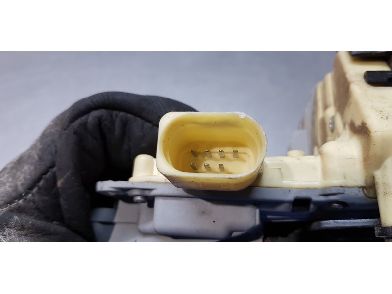 Recambio de cerradura puerta trasera izquierda para volkswagen passat berlina (3c2) trendline referencia OEM IAM 3C4839015A  