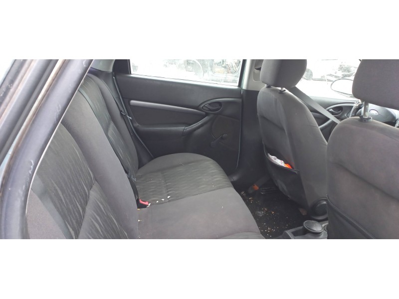 ford focus berlina (cak) del año 2004