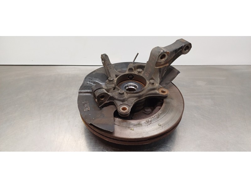 Recambio de mangueta delantera izquierda para hyundai tucson style 4wd referencia OEM IAM 51715D7100  