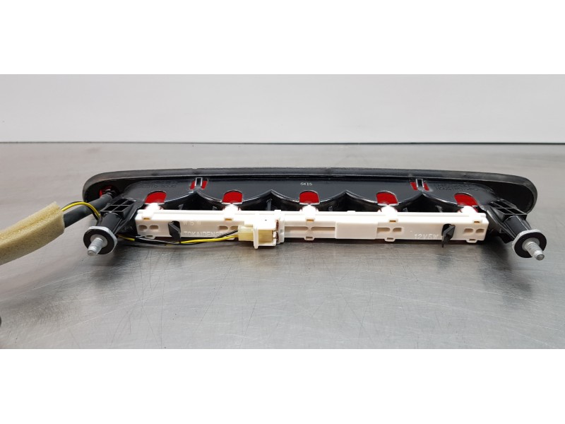 Recambio de luz central de freno para suzuki sx4 glx referencia OEM IAM 3582063J00  