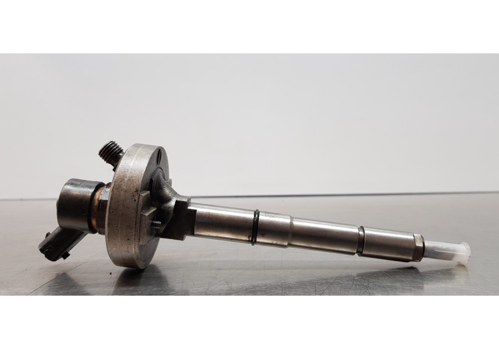 Recambio de inyector para renault mascott fg 160. 35/55/65 cabina individual referencia OEM IAM 16600MA70A 0445110169 