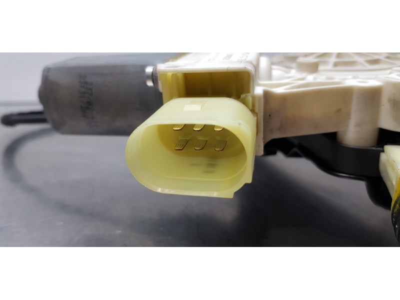 Recambio de elevalunas delantero izquierdo para bmw serie 5 lim. (f10) 520d referencia OEM IAM 51337182131   Recambio de elevalunas delantero izquierdo para bmw serie 5 lim. (f10) 520d referencia OEM IAM 51337182131