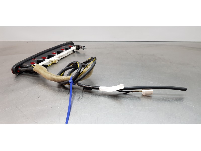 Recambio de luz central de freno para suzuki sx4 glx referencia OEM IAM 3582063J00  